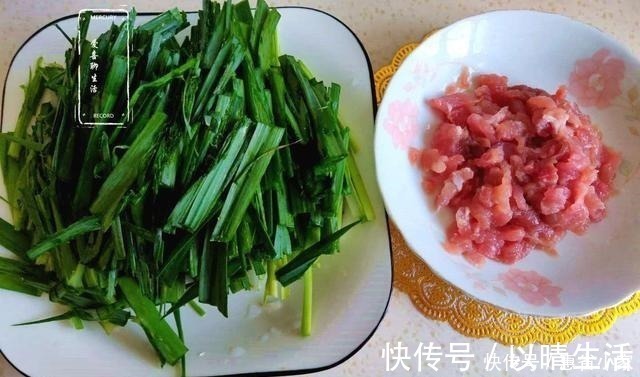 这样做的蒜苗炒肉丝,蒜苗鲜嫩翠绿,肉丝嫩滑美味,因多加这两步