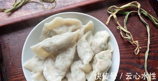 冷天,我常买它包饺子,泡好切碎拌进肉馅里,脆嫩鲜美,吃着真香