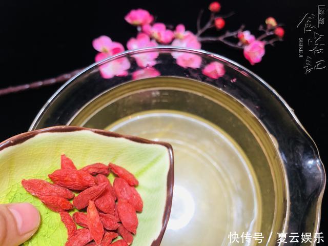 柚子皮吃完別扔,學會這樣做,甘甜可口,營養豐富潤喉嚨