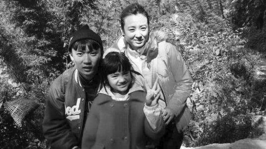 她是《变形计》最幸运的女孩，被大连妈妈收养，受尽城市哥哥宠爱