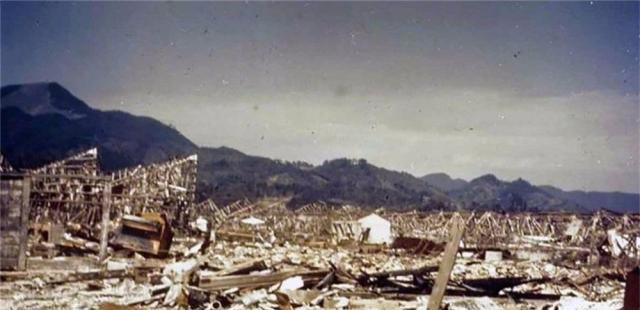 投降|东京大轰炸死伤更多，日本为何在原子弹后才投降上当受骗了