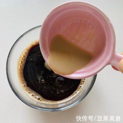 打蛋器|传统意式提拉米苏，含手指饼干做法及各配方对比