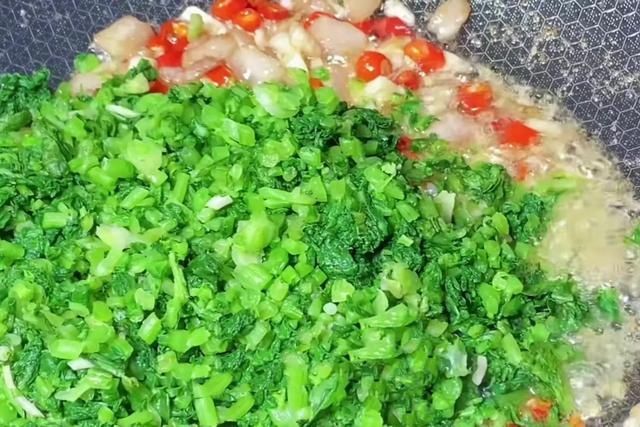 秋冬交替，最该吃此菜，鲜嫩营养又应季，错过了等明年