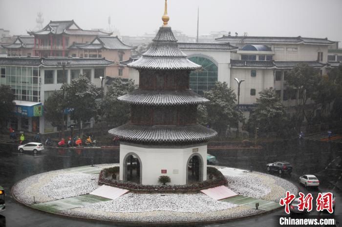 首场|虎年首场大雪如期而至 古城扬州银装素裹