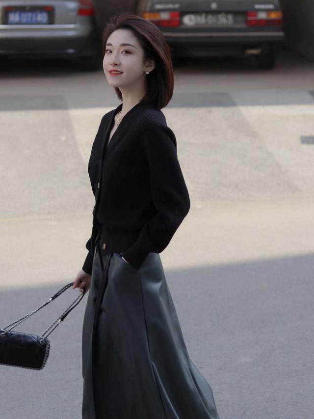 搭配|秋季也是针织衫的标配,原来可以这样配,好看又方便