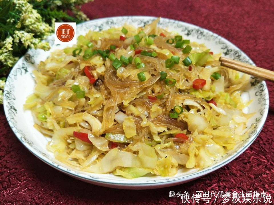 包菜|包菜和它一起炒吃着比肉香还开胃,常年都吃不腻,真香!