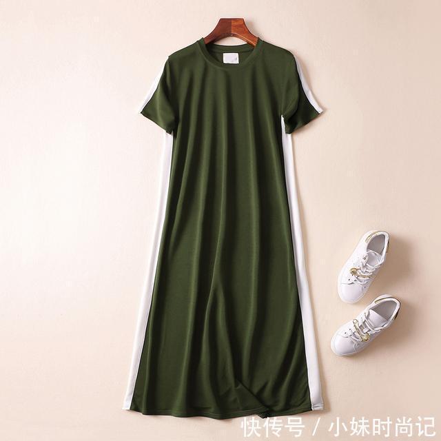 瘦真丝 深色系的连衣裙,女人尊贵文艺的腔调又很倾城