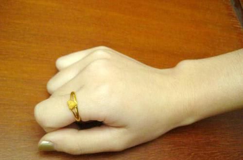 女性体毛多,应不应该刮掉?新长出来毛发会不会更粗更多?告诉你