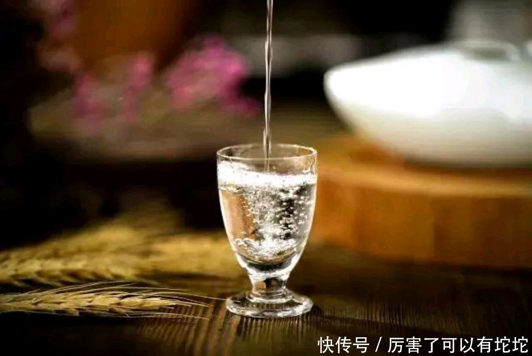 营养物质|胆固醇过高容易得脑梗?尽量少吃这5种食物，或许能慢慢降血脂