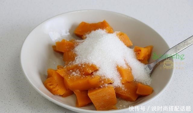 这个南瓜饼太好吃了!不加一滴水,软糯香甜,隔三差五就馋它