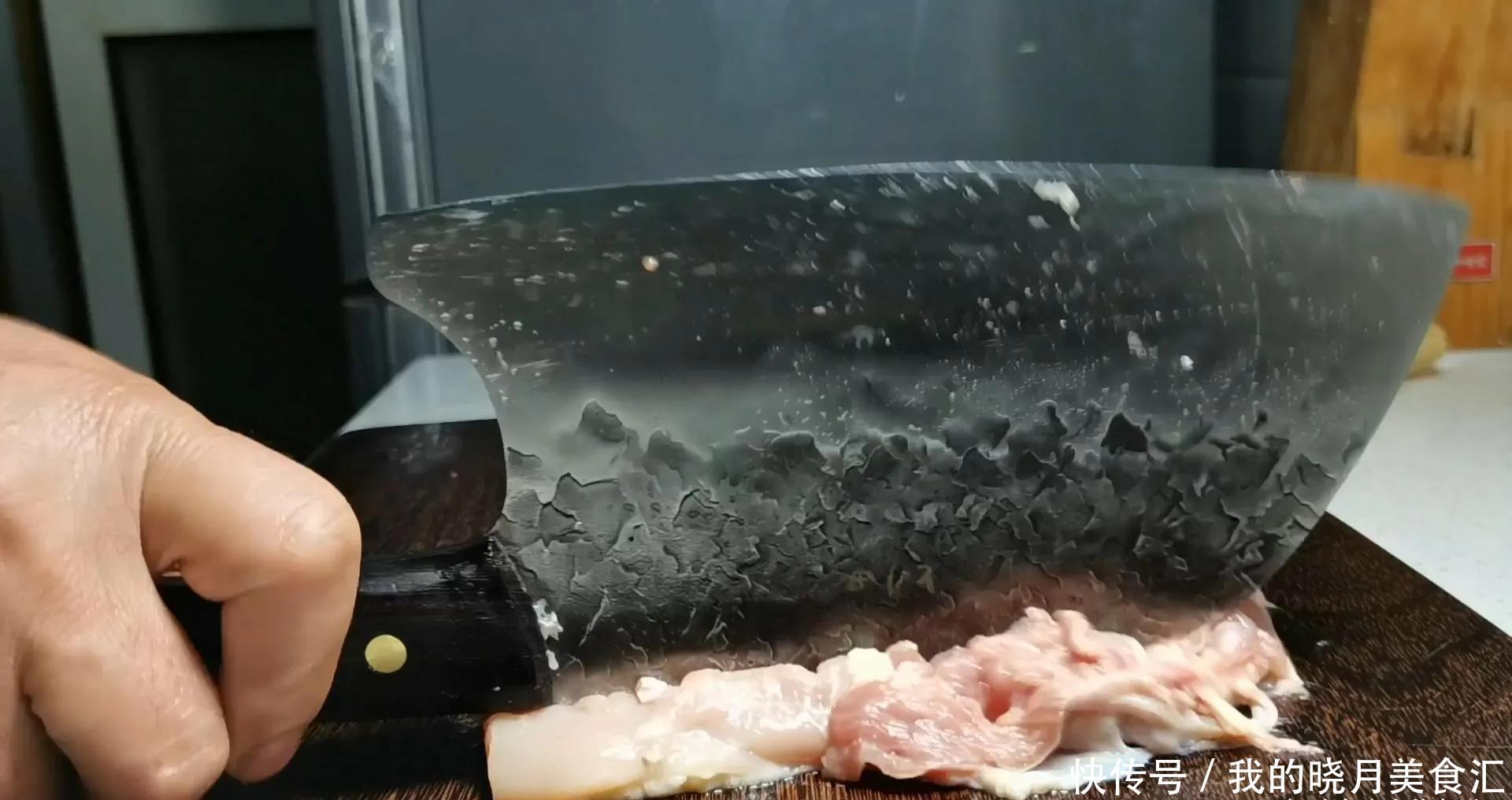 鸡腿不要总炸着吃,教你懒人做法,软嫩多汁,一次3个不够吃