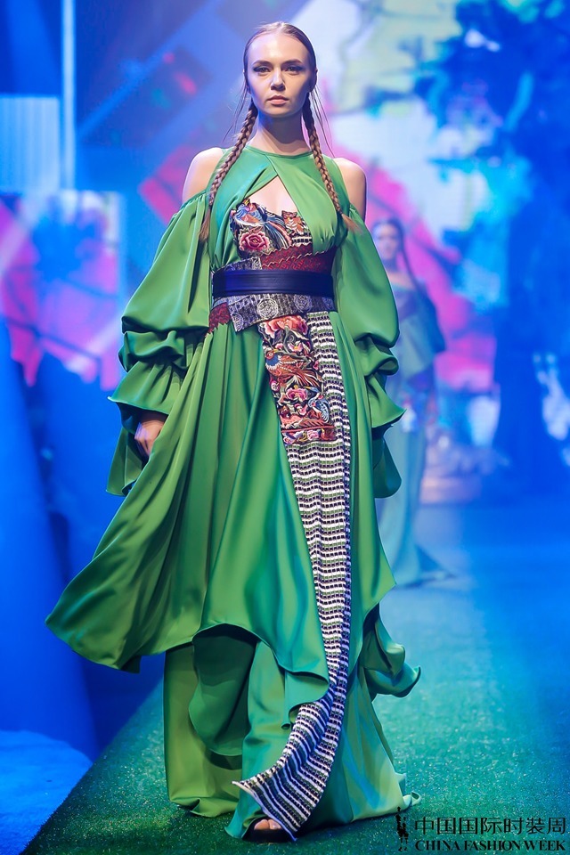 时尚|看了这场公益时尚盛宴,感觉自己购物车里的衣服都弱爆了