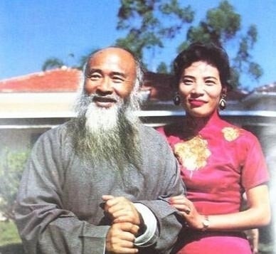 徐雯波#张大千教12岁徐雯波学画,6年后娶她为妻,送其一幅画卖了4377万