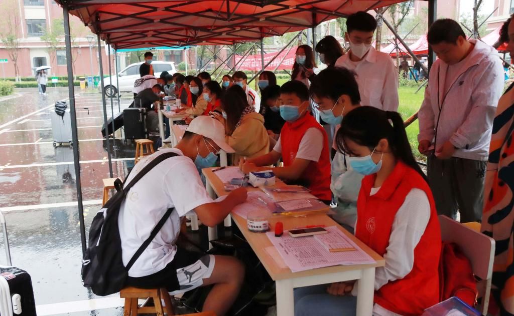 学院|“遇见鲁医 遇见更好的自己”——齐鲁医药学院迎来首批2021级新同学