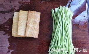 下饭的素菜菜谱,芦蒿炒香干,健康美味,比肉好吃又下饭,动手吧
