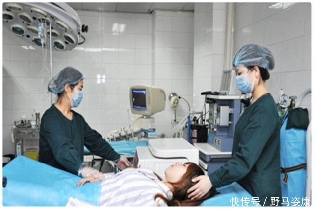 月子|产妇顺产半个月后，身体排出“一块肉”，检查结果显示要切除子宫