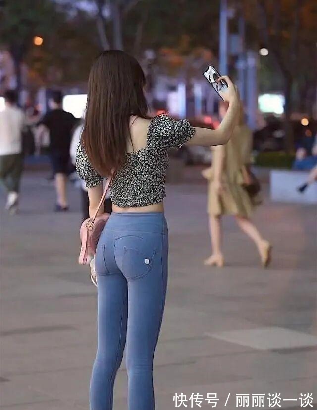 版型 潮流个性的打底裤穿搭彰显一丝活力,美出了优雅感,气质高贵!