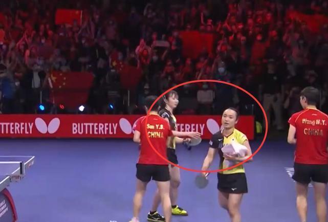 早田希娜|队友追着跑!冠军梦破灭,伊藤美诚这举动难以理解,可惜镜头没追上