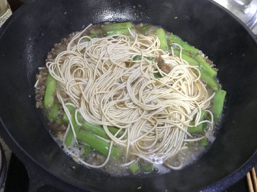 这么做面条,好吃到盘底都要舔光,儿子天天嚷着要吃