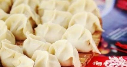 煮一碗山东特色面粉包的饺子 尝一口浓浓“香”思情