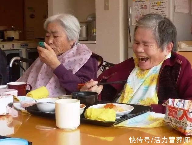  研究|“吃得少一点，人更年轻活得更久一点”，德国研究告诉我们答案