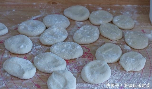 包子|蒸包子,到底用大火还是小火教你正确方法,包子暄软不塌陷