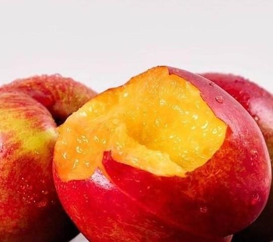 维他命e|女性不想提前衰老,不妨多吃三种食物,营养美味,值得一试