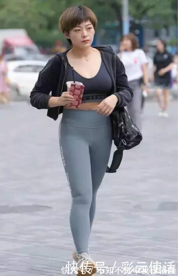 身材 “胯大肩宽”的女性，切忌穿搭太修身，一不小心被“坑惨”了！