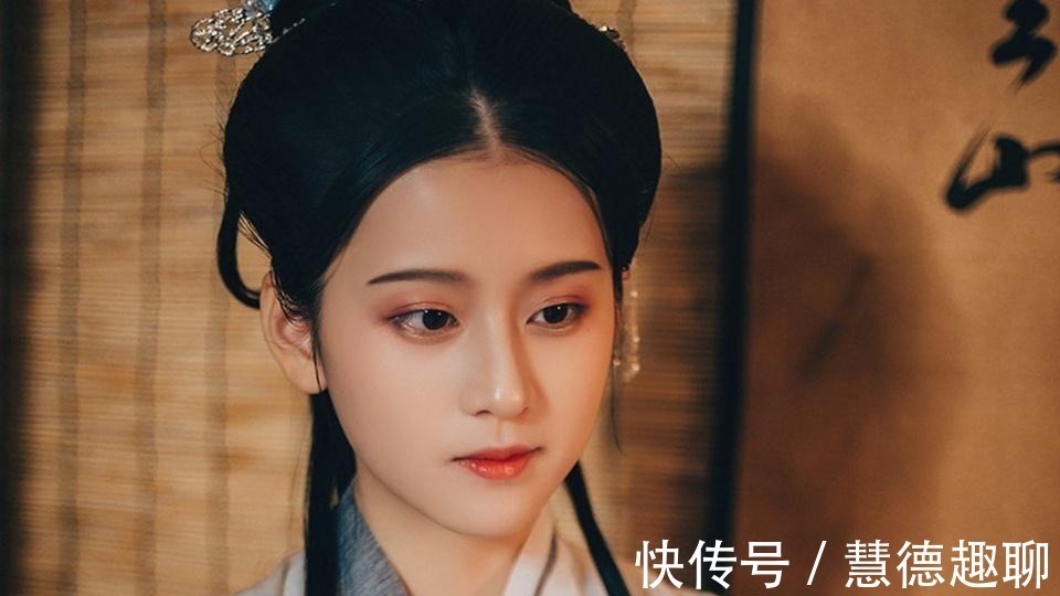 白居易!读了这么多年“离离原上草”,“离离”是什么意思?很多人还不知