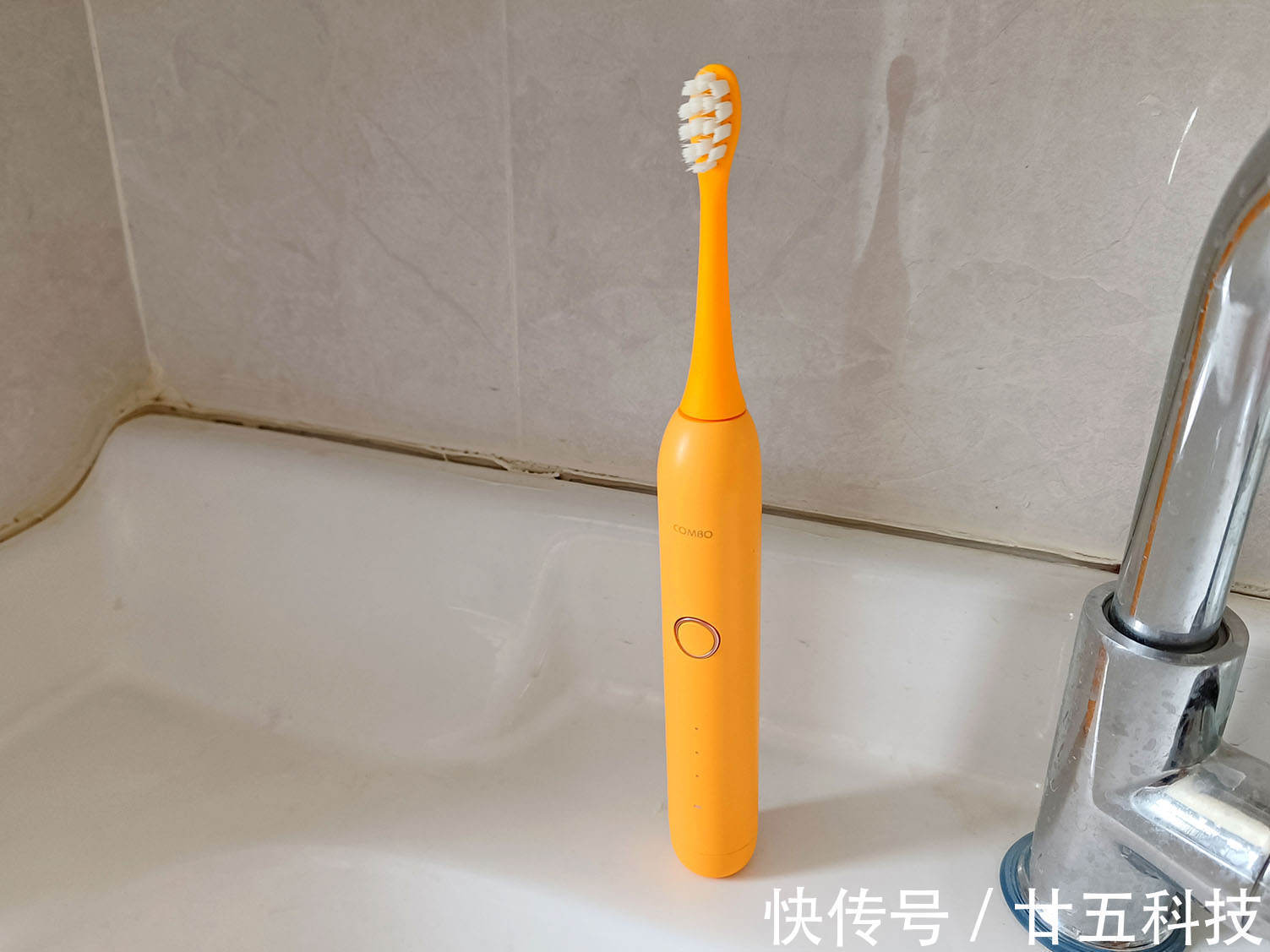 杜邦|孩子哭闹不刷牙?可能是你没选对牙刷,combo儿童电动牙刷推荐