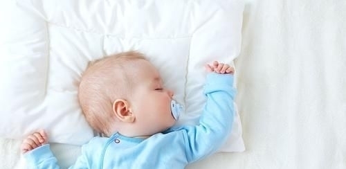 情绪|宝宝被妈妈骂哭,为何还要妈妈抱?背后原因,很暖心