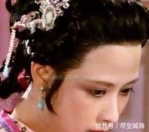 公馆|王熙凤去小花枝巷公馆见尤二姐时, 她为何要一身白色的穿着打扮