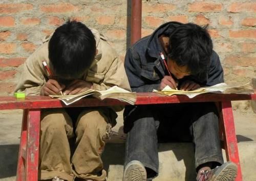 国际关系学院教授：中国的应试教育是贫寒子弟改变命运的关键所在