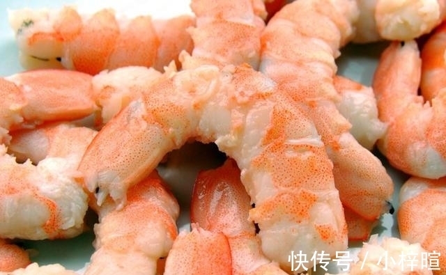 鲜嫩|煮大虾时,直接加水煮是大错特错!学会如此做,虾肉鲜嫩还不腥