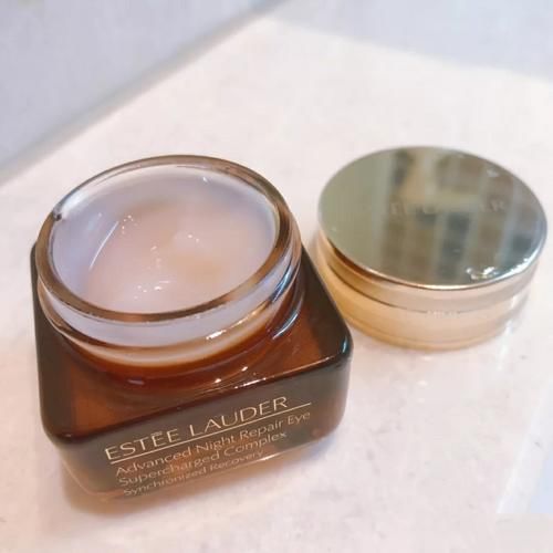 眼部皮肤不好显得没有精神?这些眼霜值得尝试,改善你的皮肤