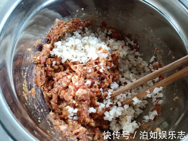 天冷了，蒸一锅解馋又暖和的好菜，揭开锅盖那一刻，太香了