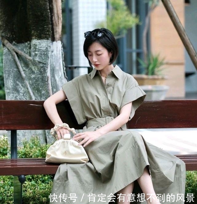 时尚博主|女生的服装穿搭要讲究,极简的穿搭风格更有时尚感,精致又高级