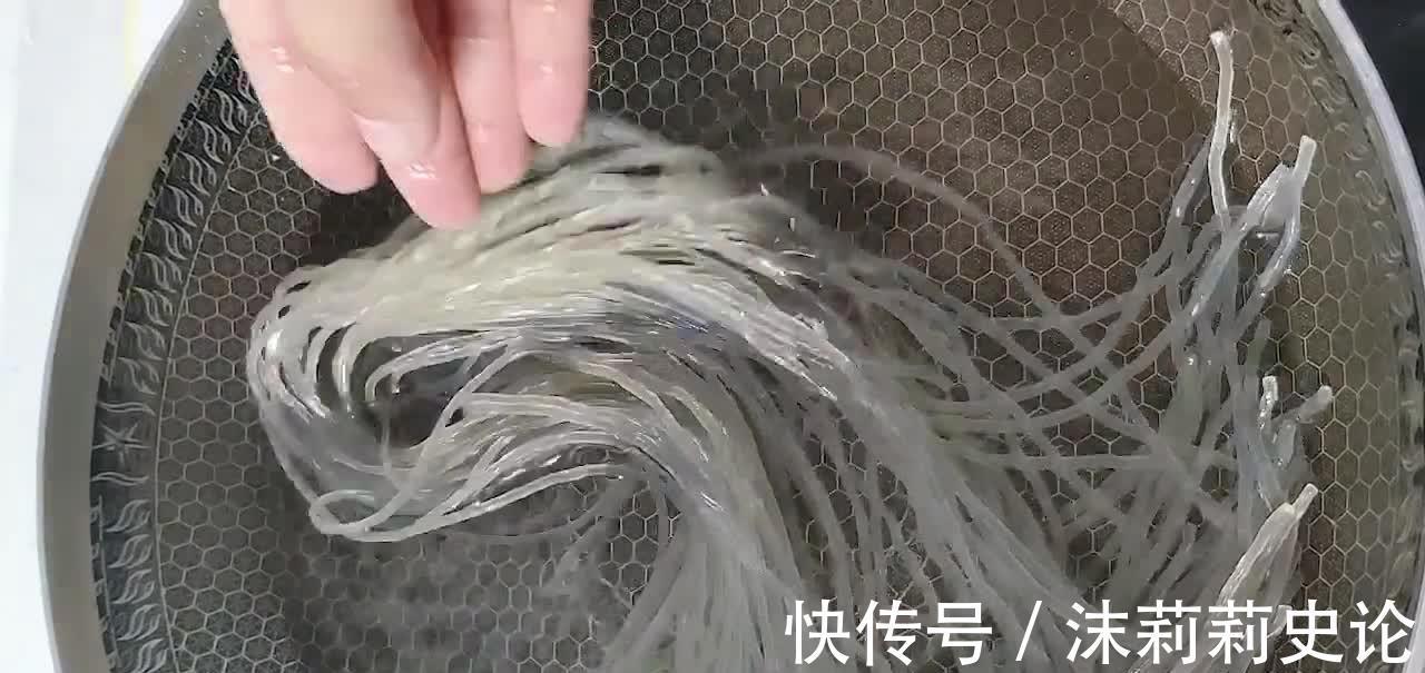 酸辣粉做法,粉条口感劲道酸辣开胃,简单中透着质朴!