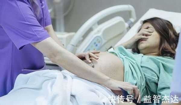 顺产|卡戴珊直播“硬核生娃”,自己动手拽出宝宝,网友:像是在拔萝卜