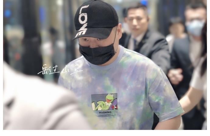 张鹤伦|《德云斗笑社》第三站录制，提醒部分粉丝：爱他们就不要去私生！