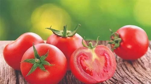 西红柿|女性不想显老,可多吃此食物,排毒养颜、延缓衰老,分享给家人