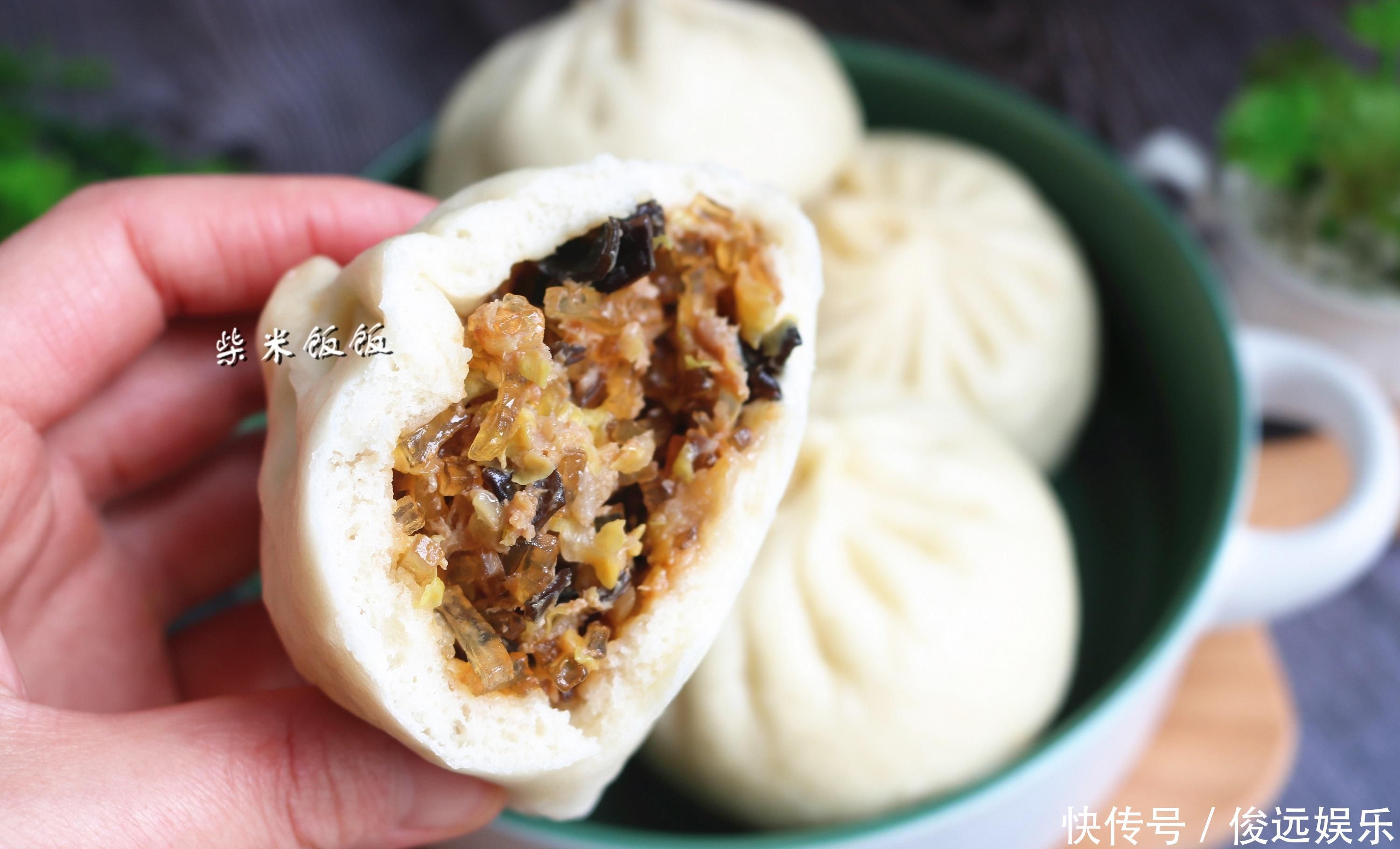 包子这样蒸,不塌陷更香软满满都是料,早餐吃方便营养