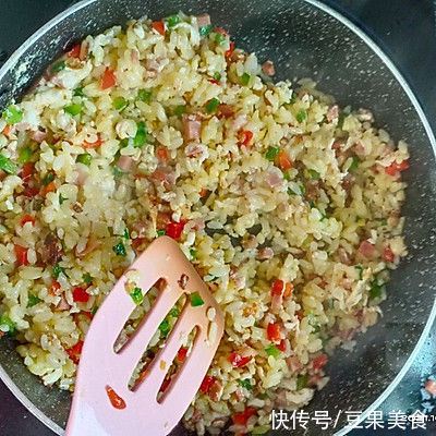 会做这些黄金蛋炒饭，你比大厨都牛气