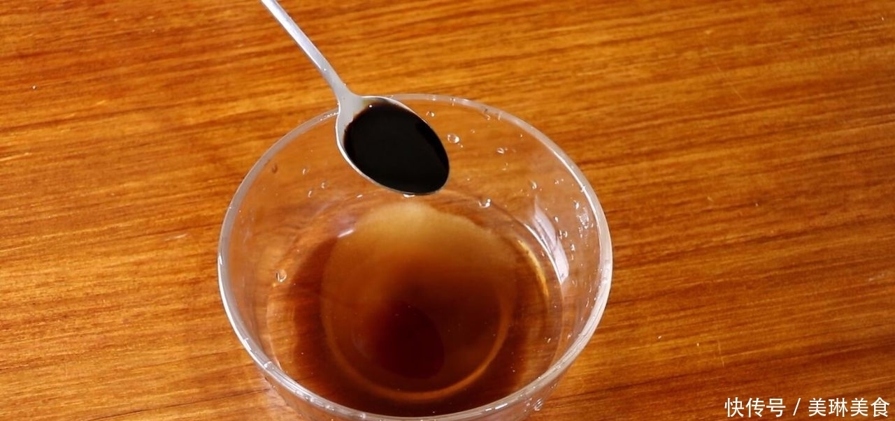 教你做抓炒大虾,虾肉一点也不老,外酥里嫩,包裹着酸甜咸的酱汁