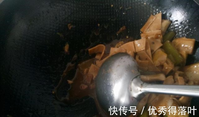 开胃又下饭的鱼香双笋，做法简单，味道鲜美还营养！