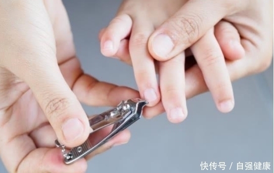 指甲|啃指甲成了习惯怎么办，该怎样解决咬指甲这个问题？