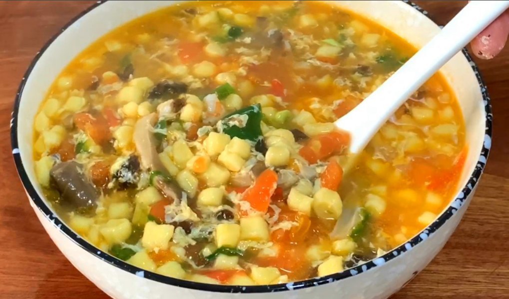 筷子|做疙瘩汤时，别用筷子搅了，学会1个技巧，个个圆溜溜，太好喝了