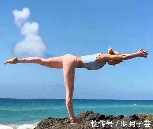 iii|瑜伽站立劈腿操练,如许循规蹈矩进来,实在不难