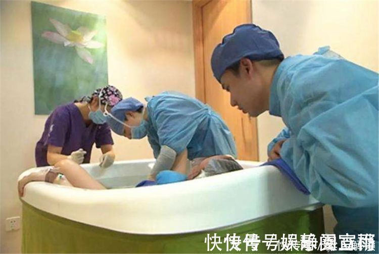 ell同是“水中分娩”,2位女明星结局截然不同,主要看这3个硬性条件