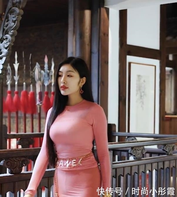 粉色 一身粉色的穿搭,令成熟女人也变得甜甜的